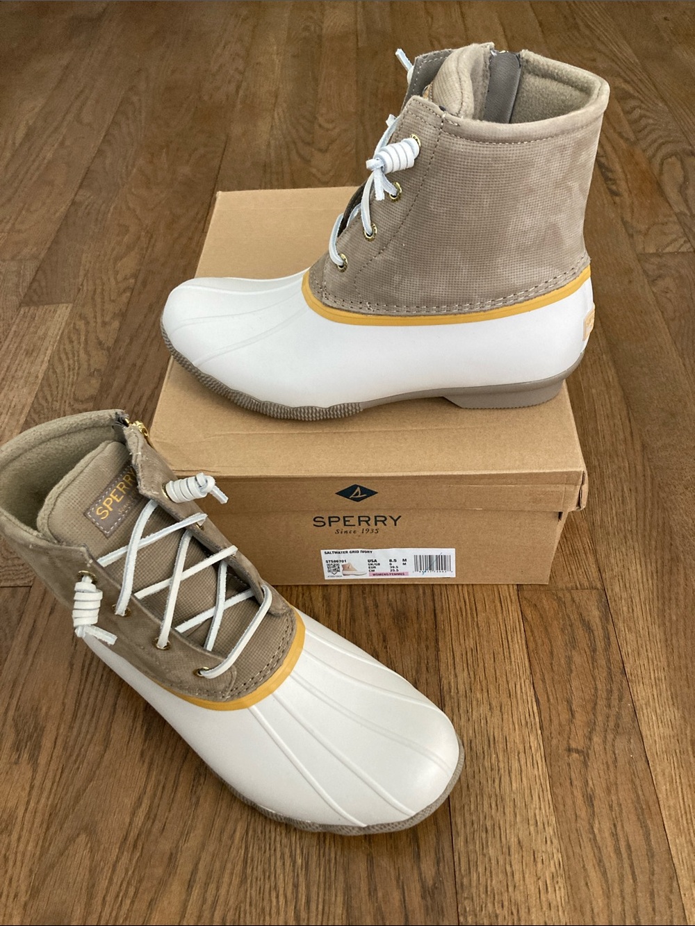 Sperry Saltwater Grid Leather Duck Boots NEW IN BOX